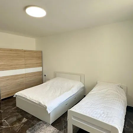 Na Náměstí Dvůr Králové Apartmán *